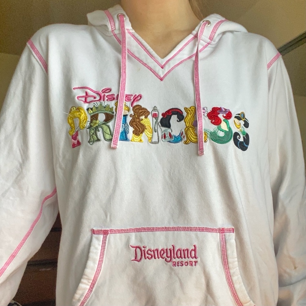 Disney Princess embroidered sweatshirt 😇💖